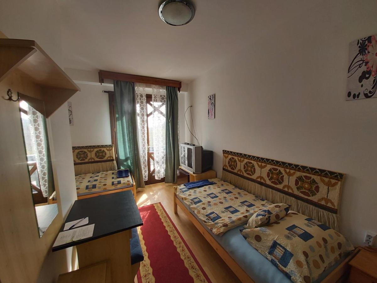 Valcsics Villa Panzio Pécs Eksteriør billede