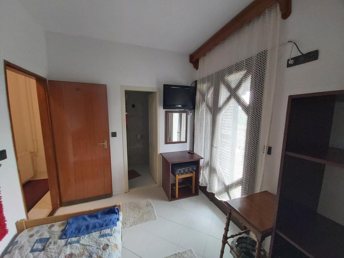 Valcsics Villa Panzio Pécs Eksteriør billede